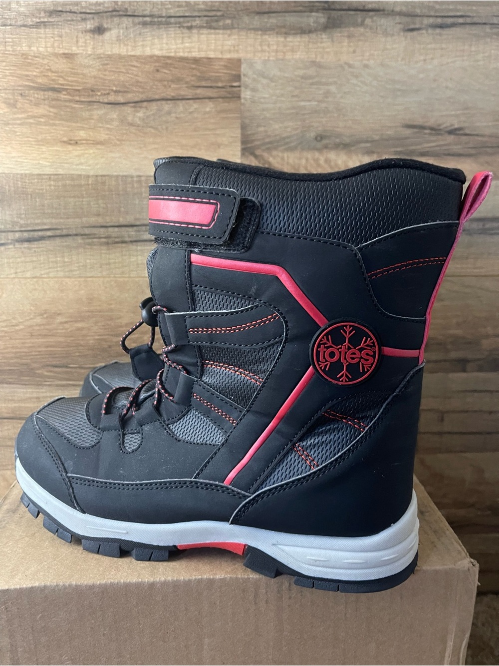Totes Boys Black and Red Winter Boots - Sturdy Outdoor Snow Sneakers Size 6